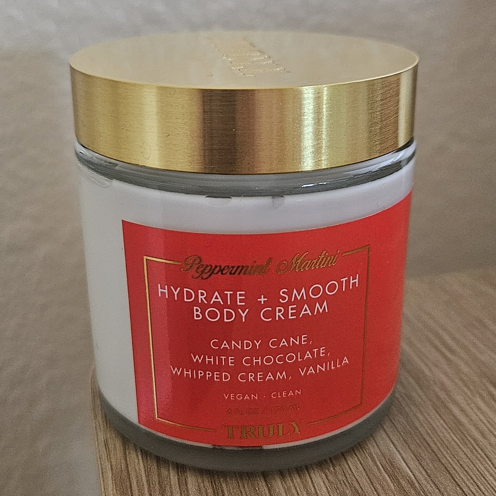 TRULY Hydrate + Smooth Body Cream - Peppermint Martini